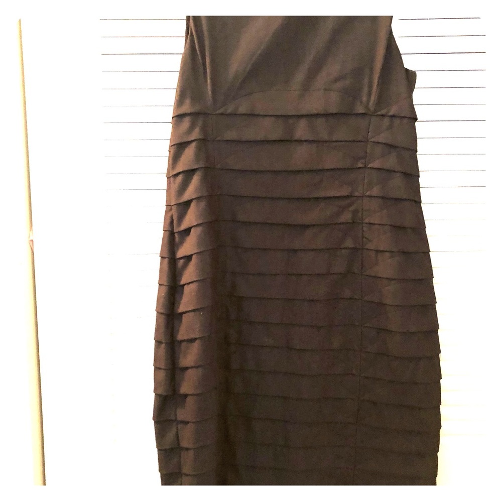 BLACK SLEEVELESS DRESS